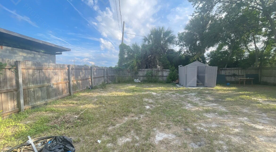522 E Morgan St Tarpon Springs, FL 34689 (37)