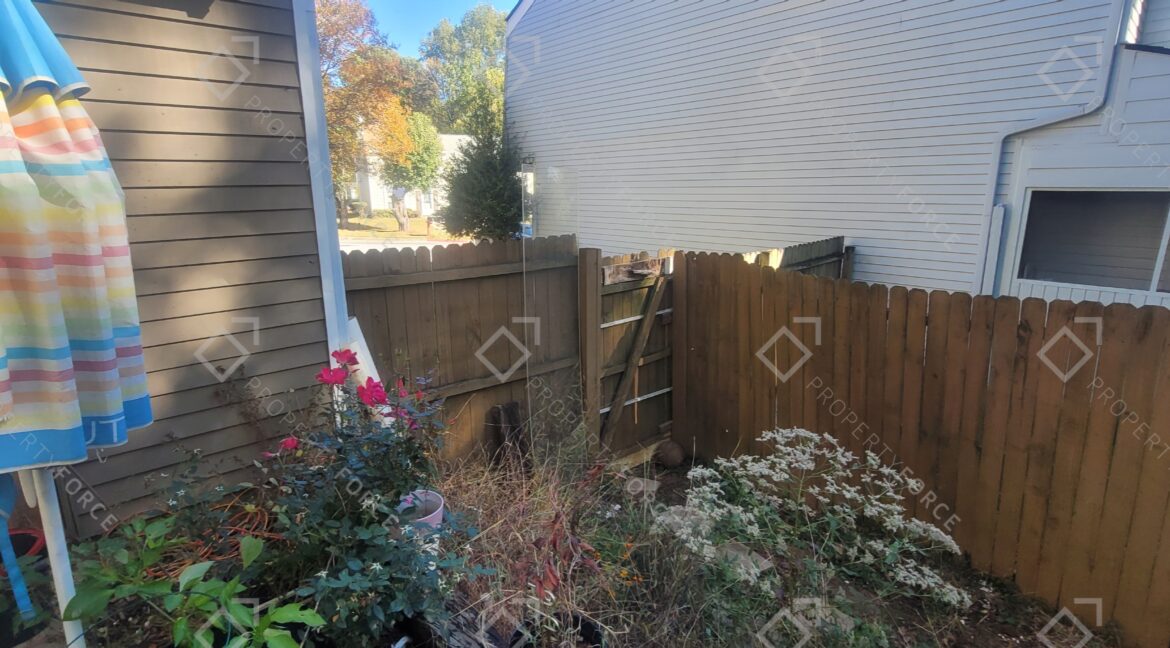 2920 Aspen Woods Entry Atlanta, GA 30360 (27)