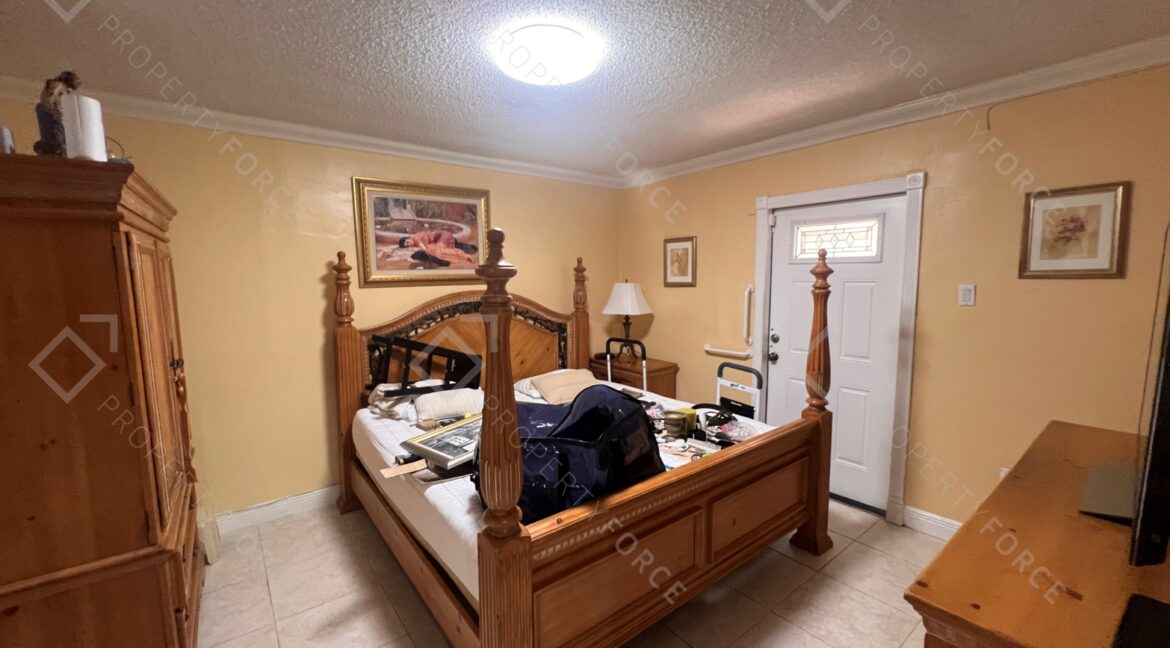 Photo Nov 15 2025, 11 46 58