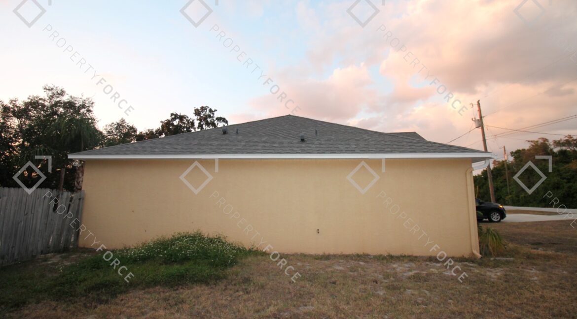 307 Plumtree Ave Spring Hill, FL 34606 (4)