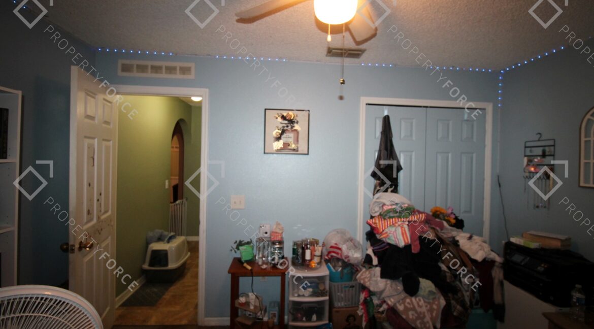 307 Plumtree Ave Spring Hill, FL 34606 (44)