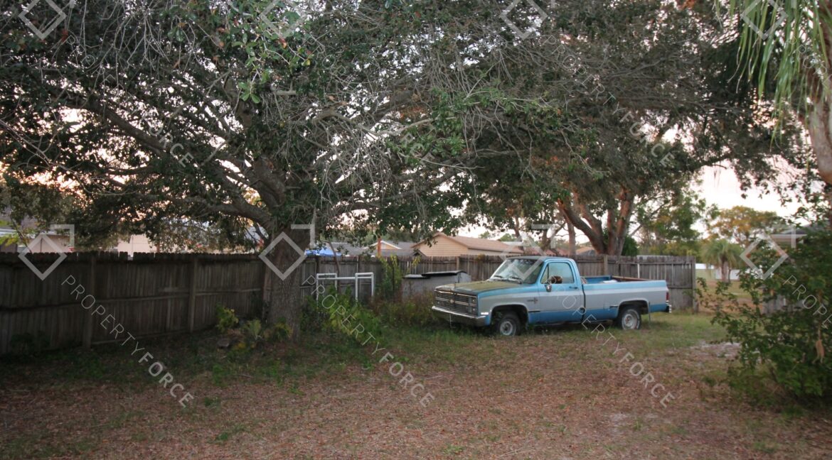 307 Plumtree Ave Spring Hill, FL 34606 (6)