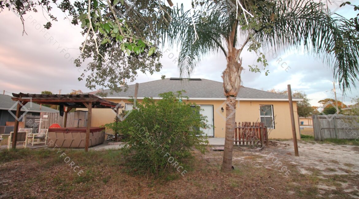 307 Plumtree Ave Spring Hill, FL 34606 (8)