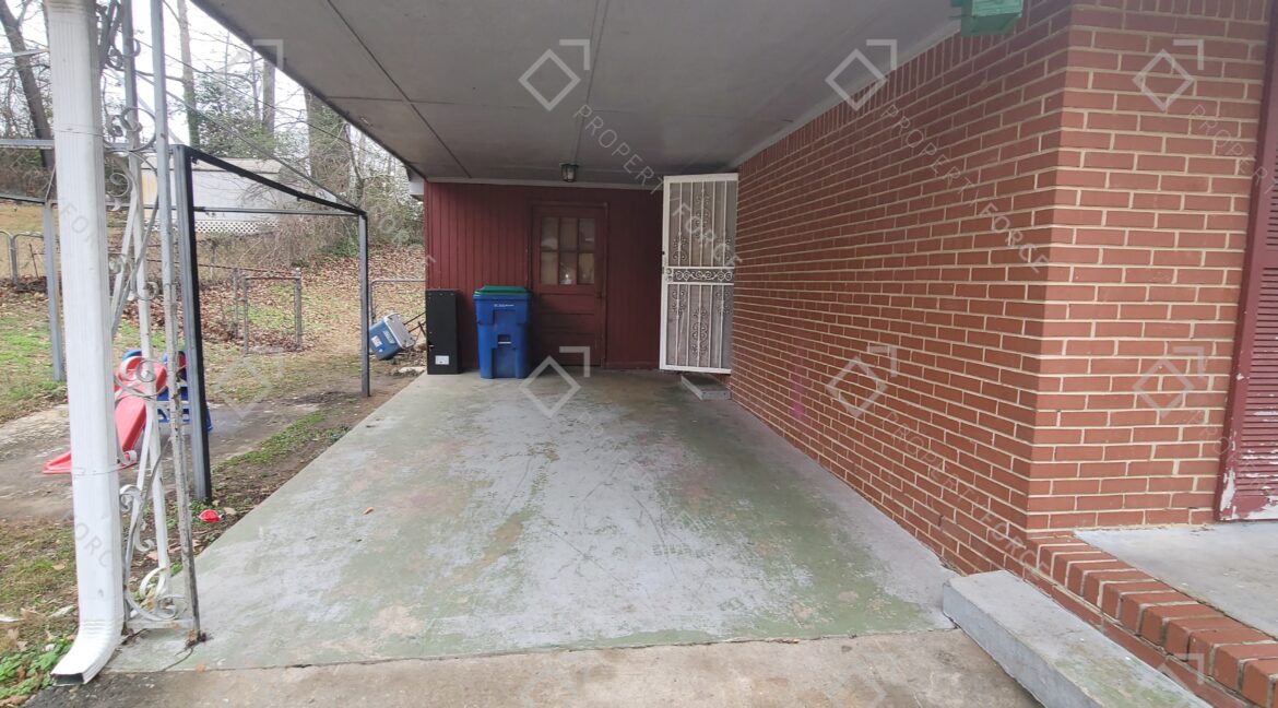 5370 Longmeadow Ln Atlanta, GA 30349 (30)