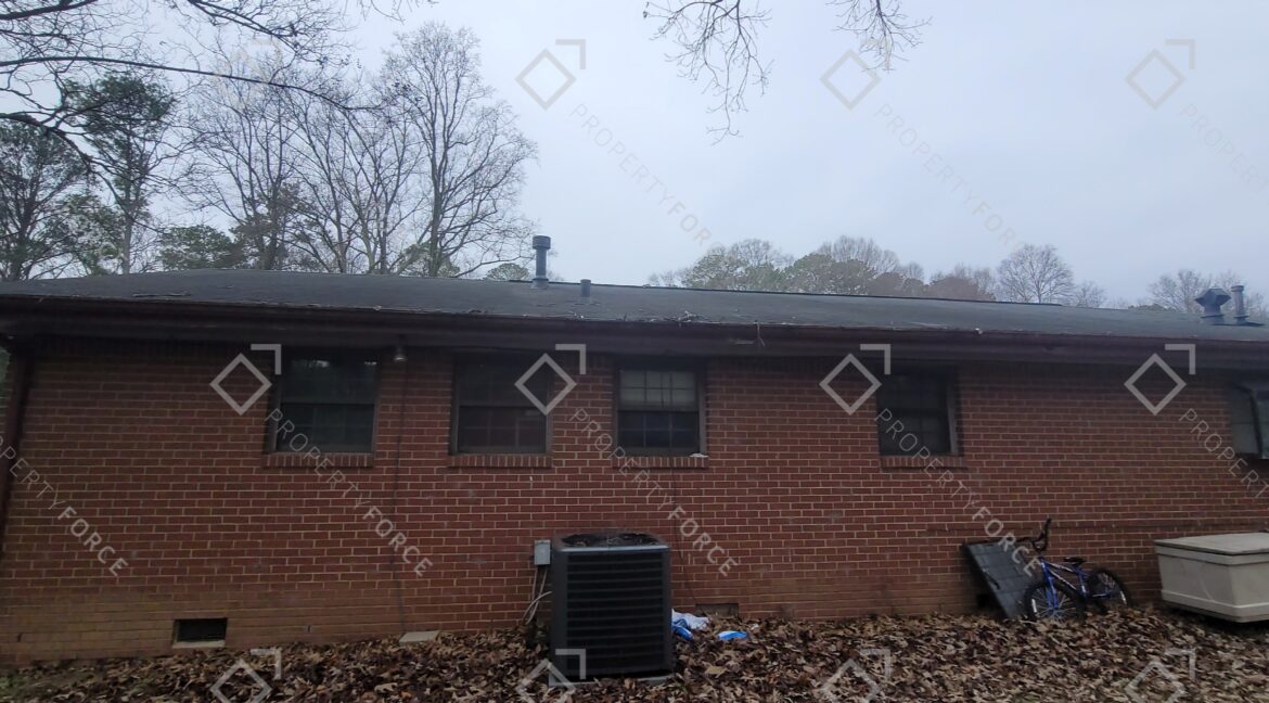 5370 Longmeadow Ln Atlanta, GA 30349 (41)