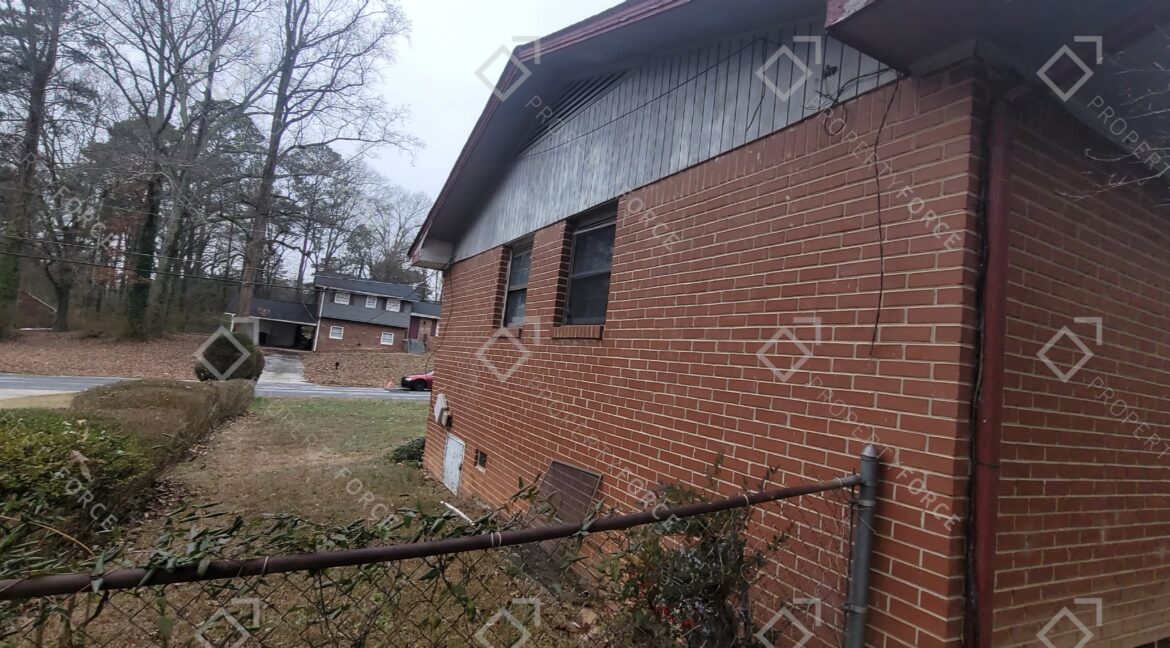 5370 Longmeadow Ln Atlanta, GA 30349 (42)