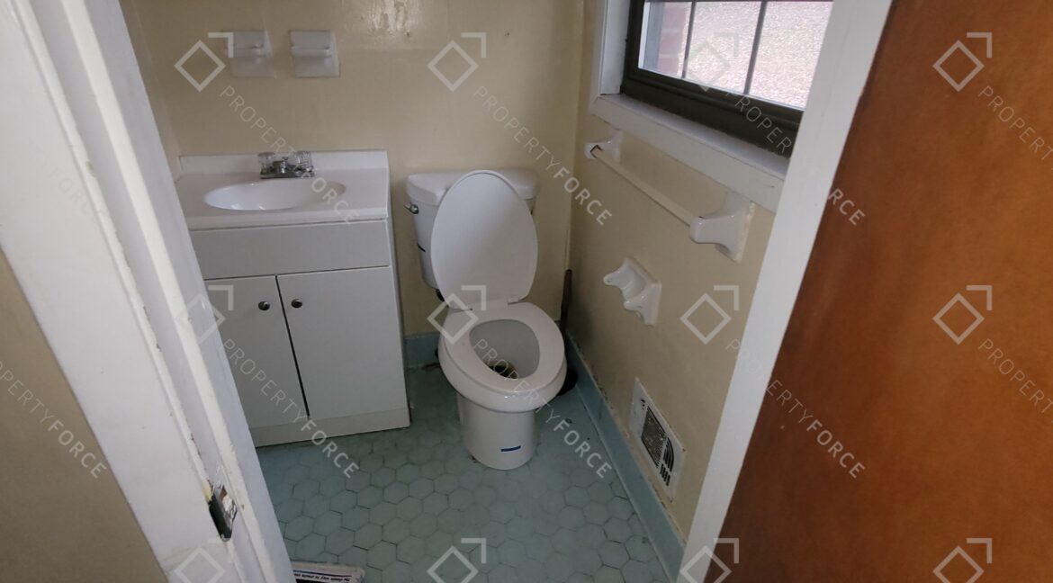 5370 Longmeadow Ln Atlanta, GA 30349 (44)