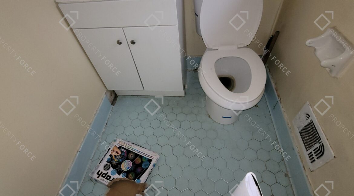 5370 Longmeadow Ln Atlanta, GA 30349 (45)