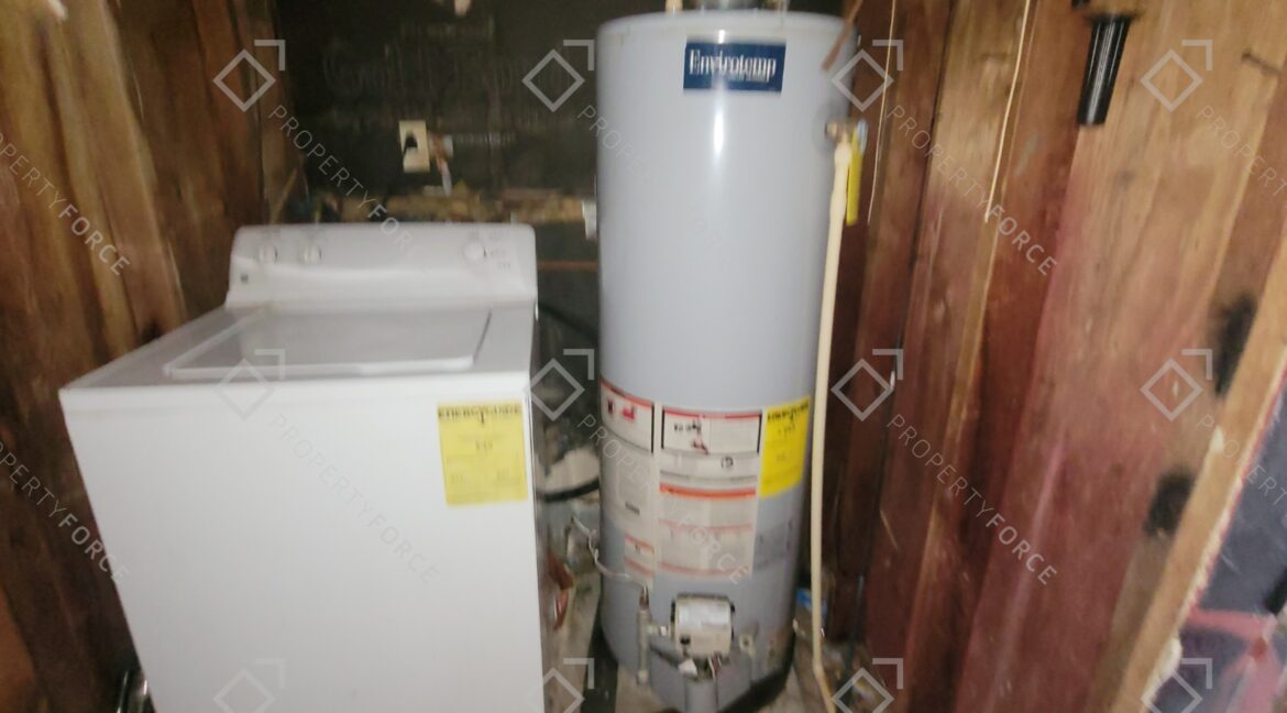 5370 Longmeadow Ln Atlanta, GA 30349 (52)