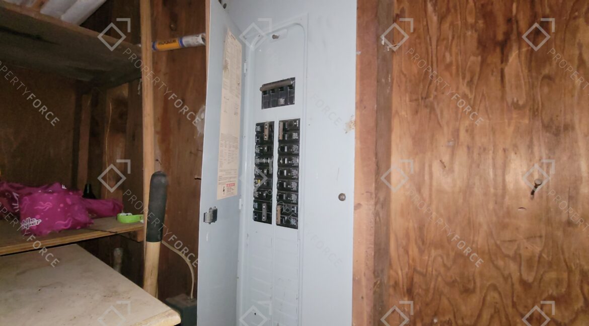 5370 Longmeadow Ln Atlanta, GA 30349 (54)