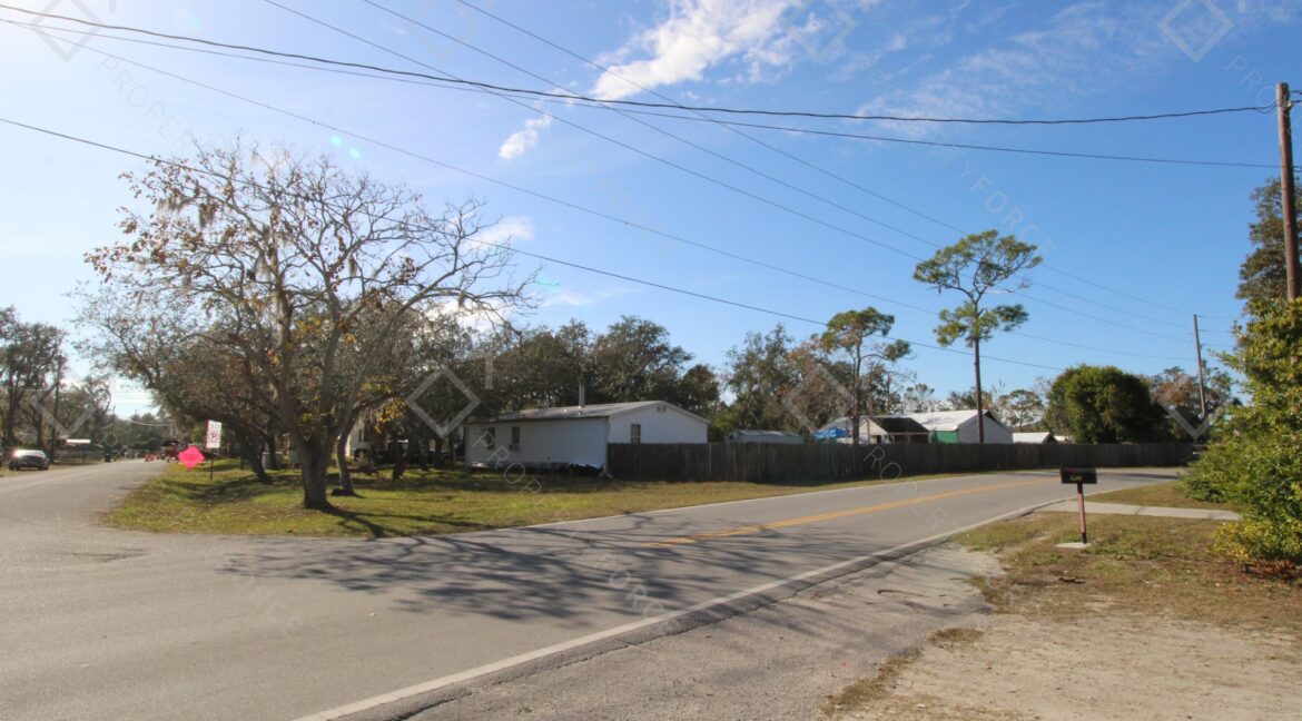 9260 Lake Dr, New Port Richey, FL 34654 (23)