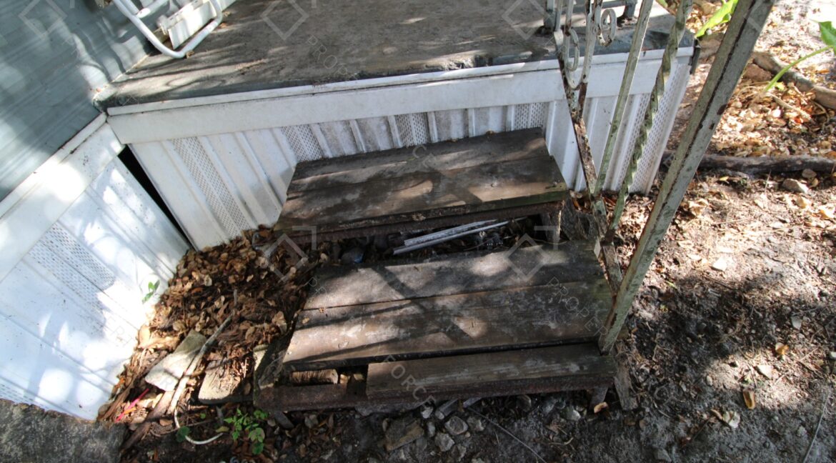 9260 Lake Dr, New Port Richey, FL 34654 (28)