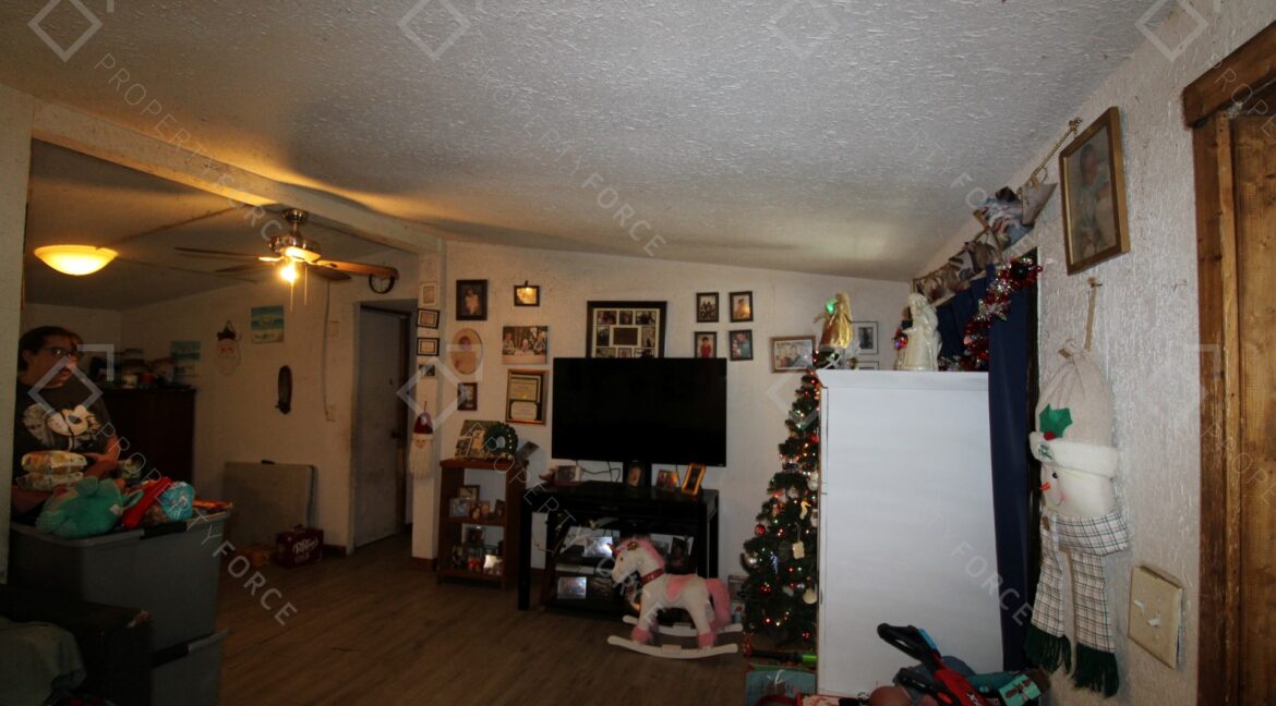 9260 Lake Dr, New Port Richey, FL 34654 (32)