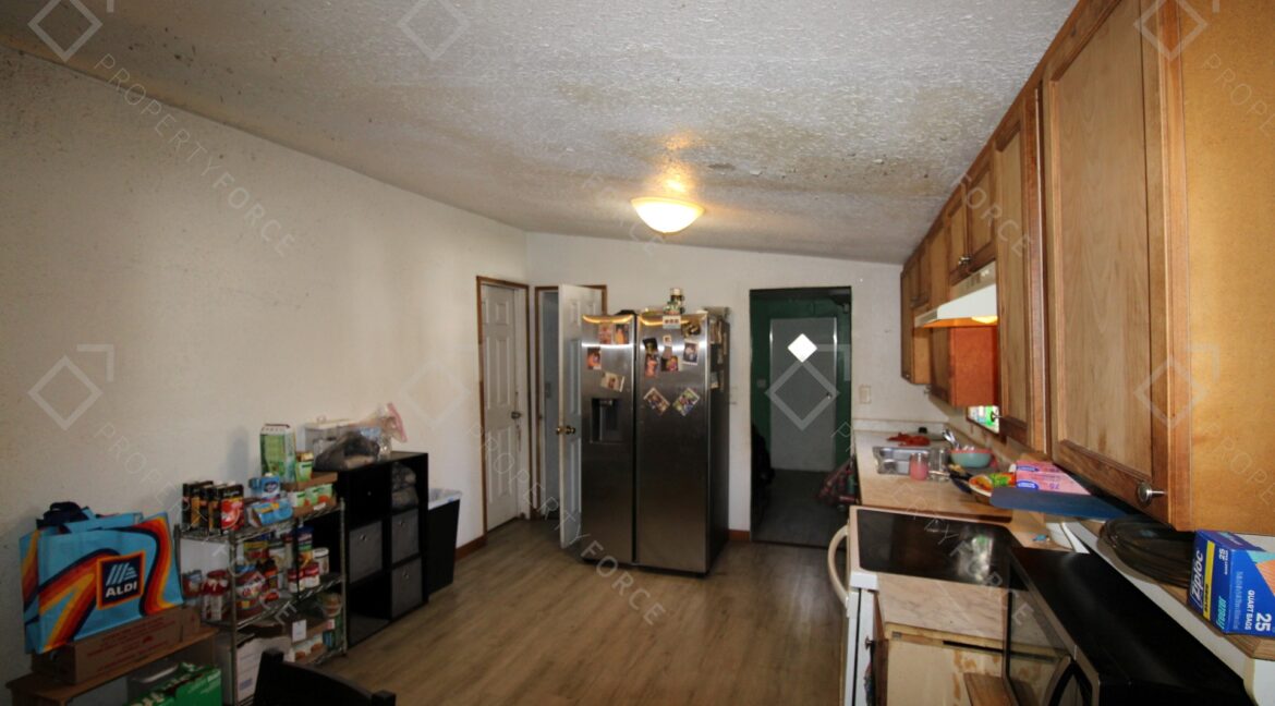 9260 Lake Dr, New Port Richey, FL 34654 (35)