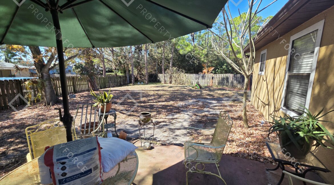 1582 Giles St Nw, Palm Bay, FL 32907 (31)