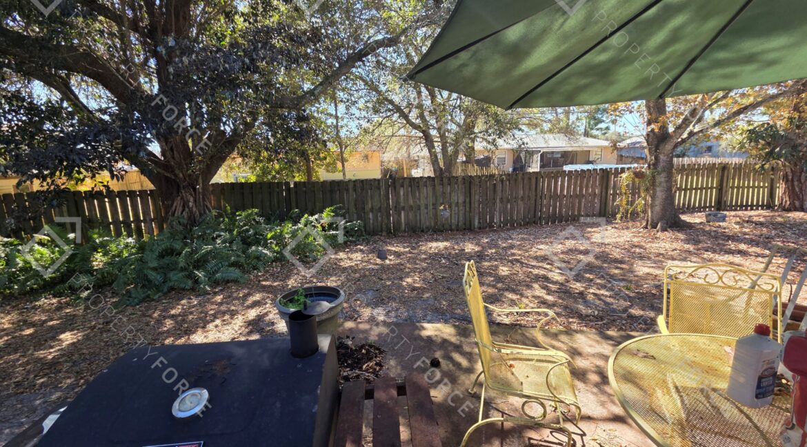 1582 Giles St Nw, Palm Bay, FL 32907 (32)
