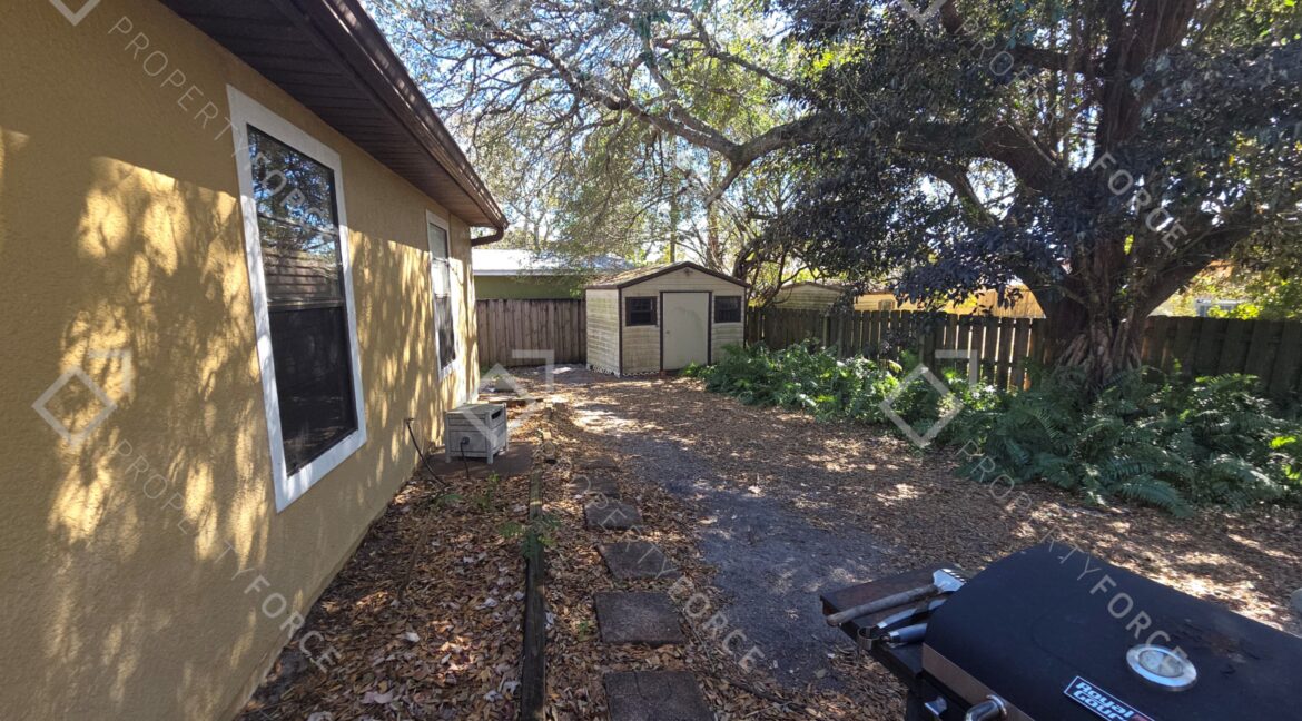 1582 Giles St Nw, Palm Bay, FL 32907 (34)