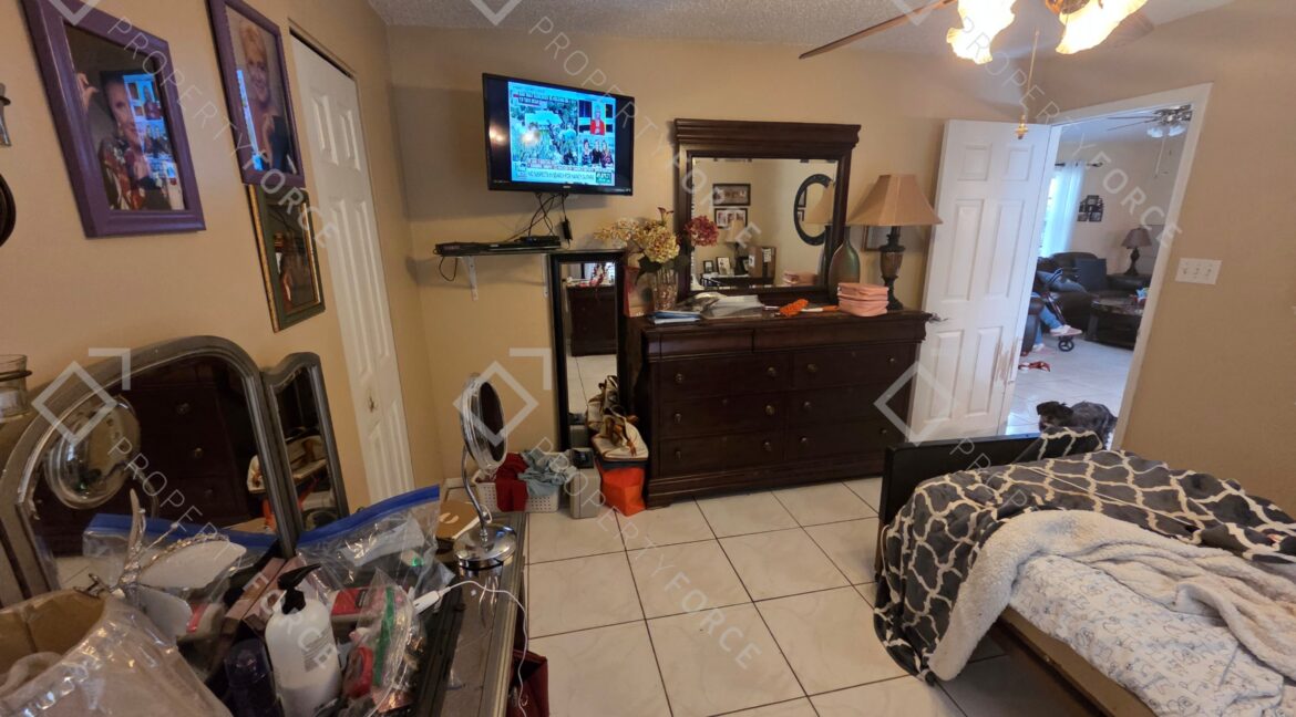 1582 Giles St Nw, Palm Bay, FL 32907 (43)