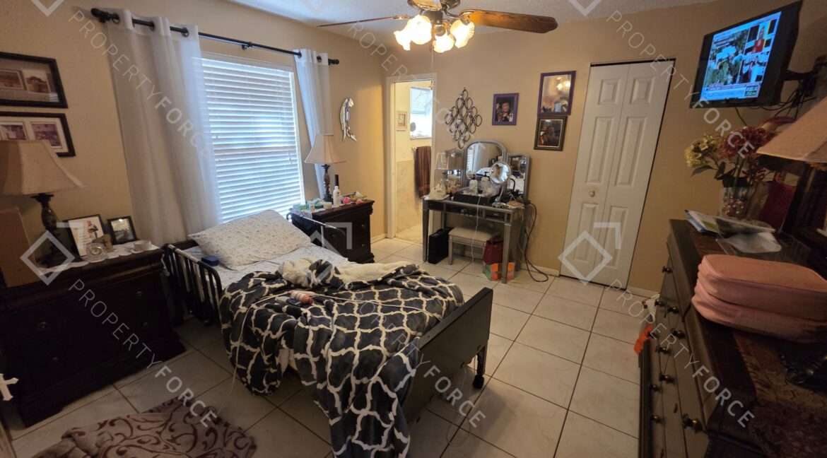 1582 Giles St Nw, Palm Bay, FL 32907 (44)