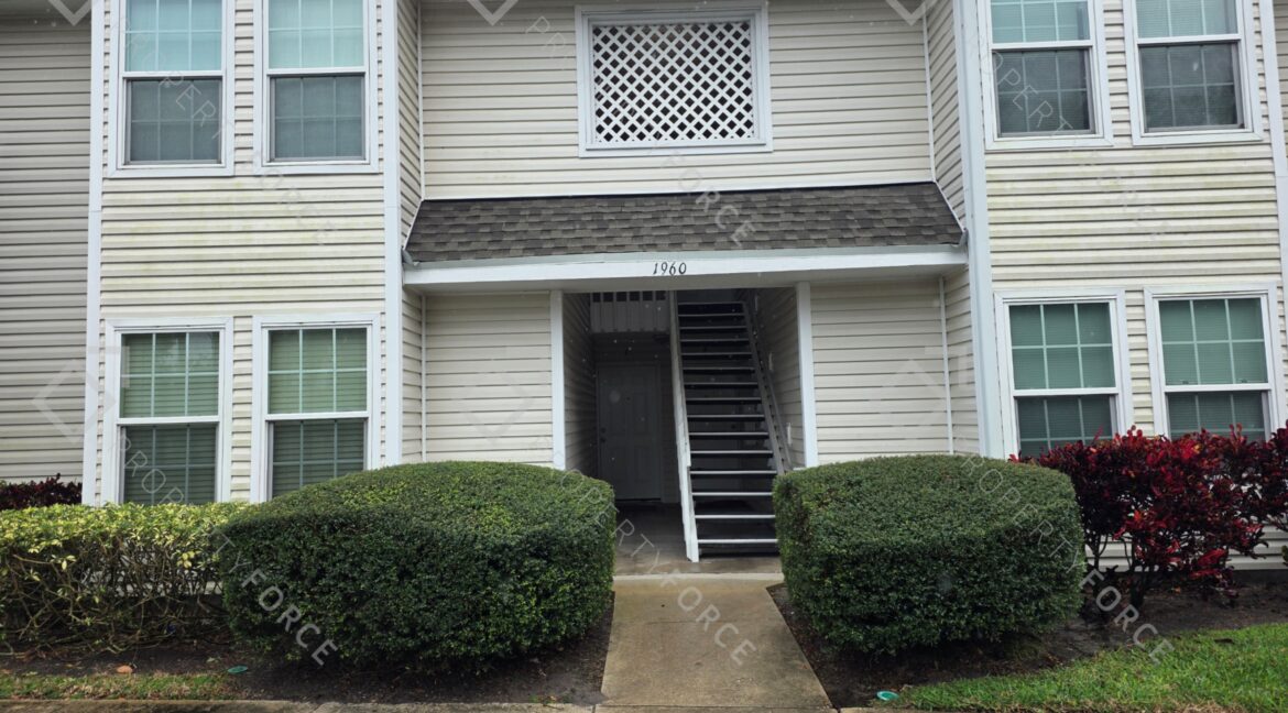 1960 Westminster Cir #2 Vero Beach, FL 32966 (1)