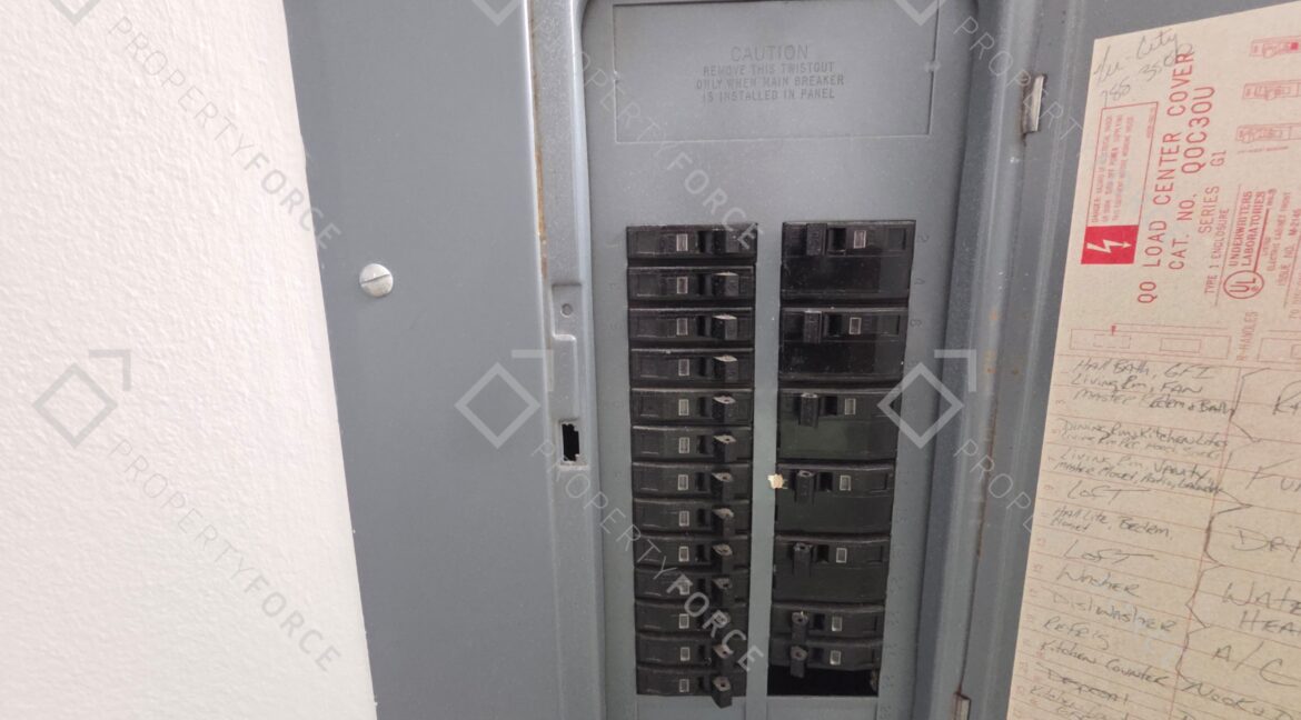 1960 Westminster Cir #2 Vero Beach, FL 32966 (16)