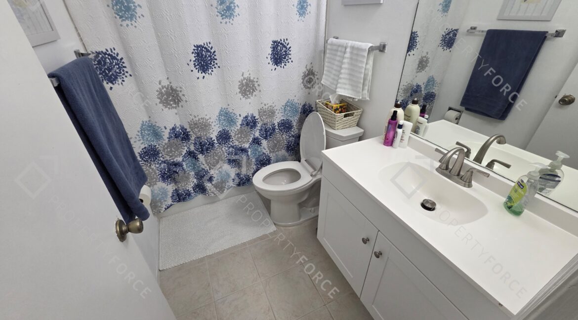 1960 Westminster Cir #2 Vero Beach, FL 32966 (17)