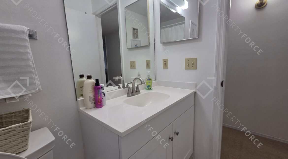 1960 Westminster Cir #2 Vero Beach, FL 32966 (19)