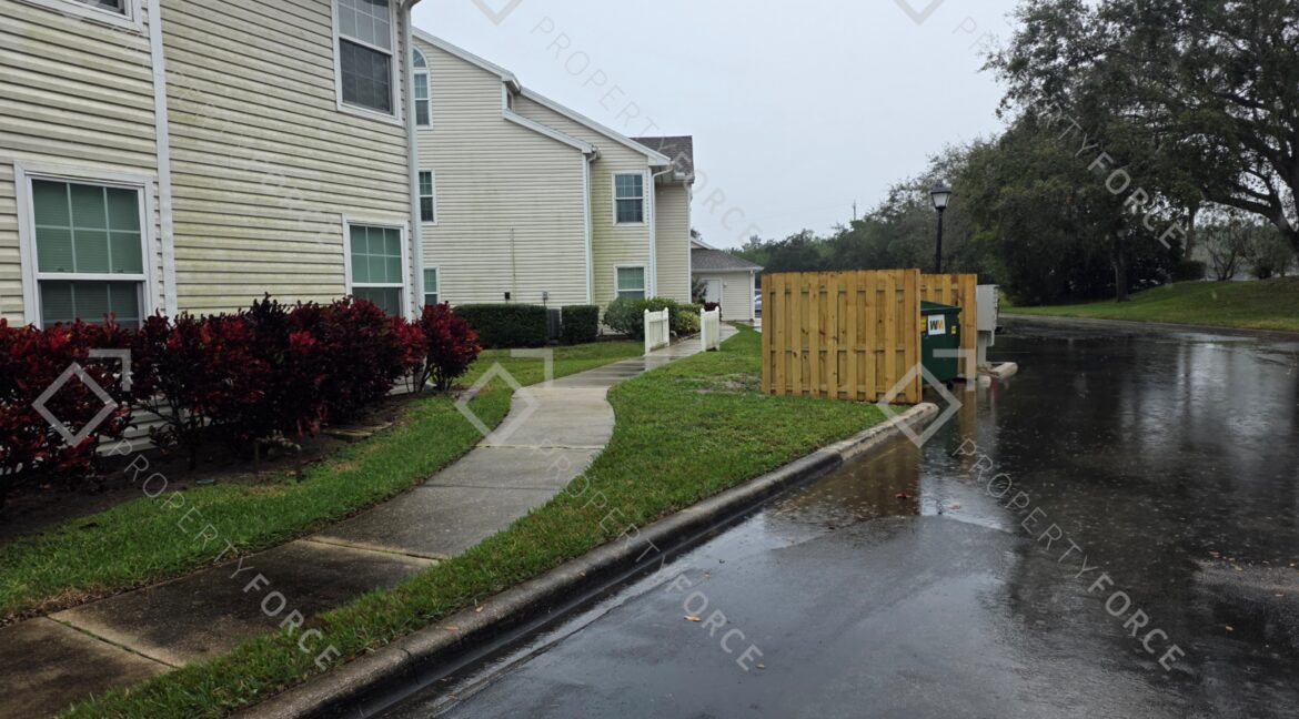 1960 Westminster Cir #2 Vero Beach, FL 32966 (2)