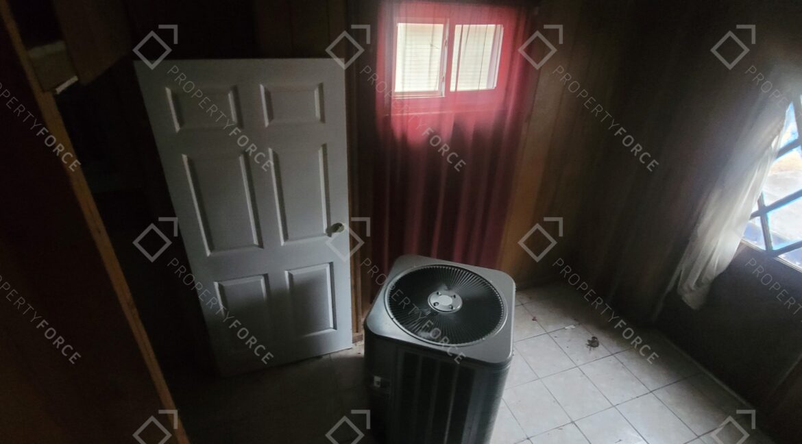 2238 Douglas Drive, East Point, GA, 30344 (57)