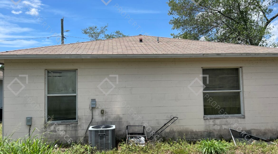 3811 N 57th St, Tampa, FL 33619 (13)