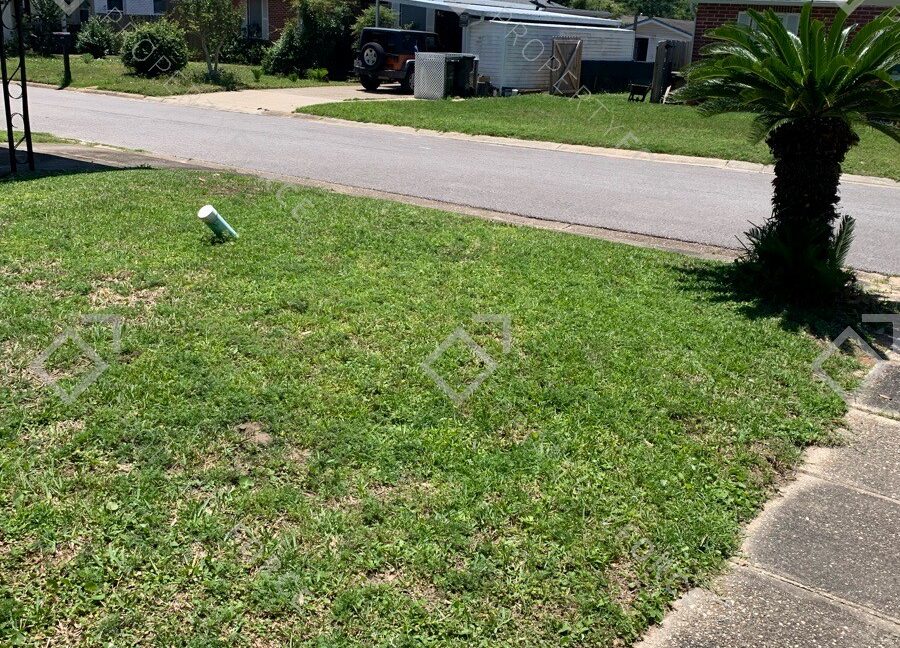 Is_the_landscaping_maintained30
