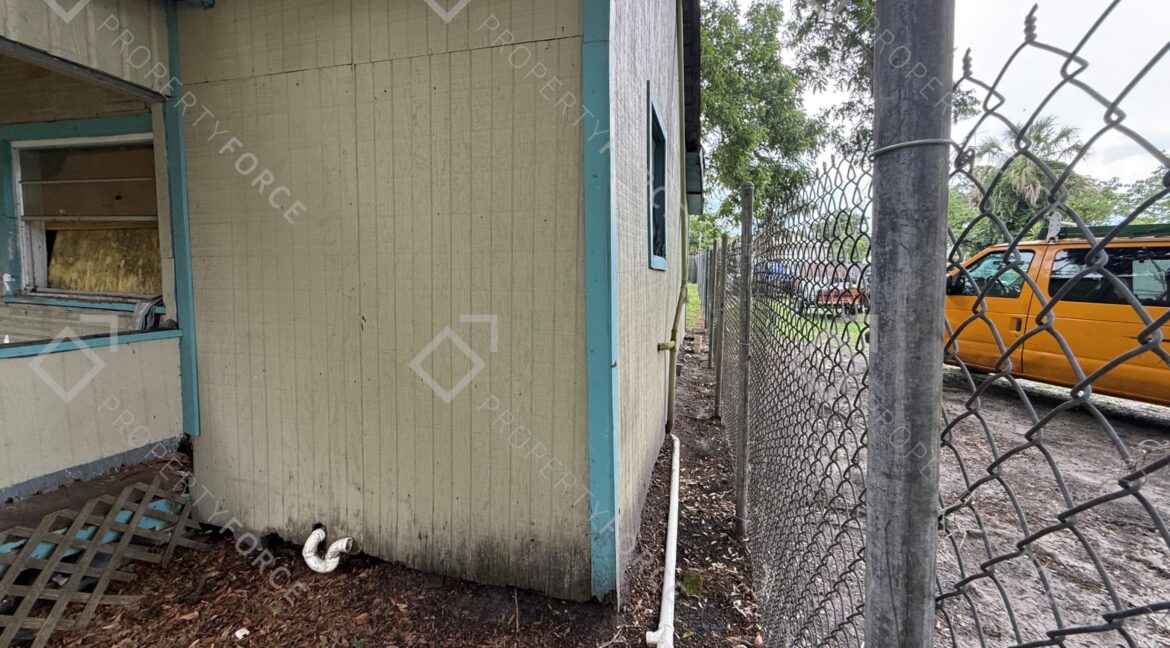 1005 SW 2nd St Ocala, FL 34471 (36)