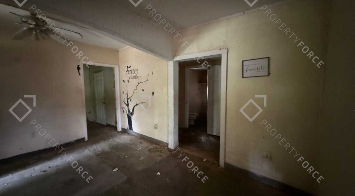 1005 SW 2nd St Ocala, FL 34471 (38)