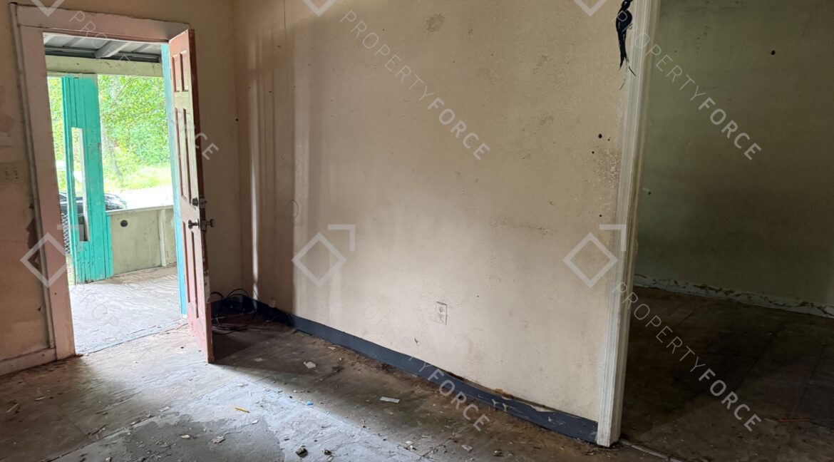 1005 SW 2nd St Ocala, FL 34471 (56)