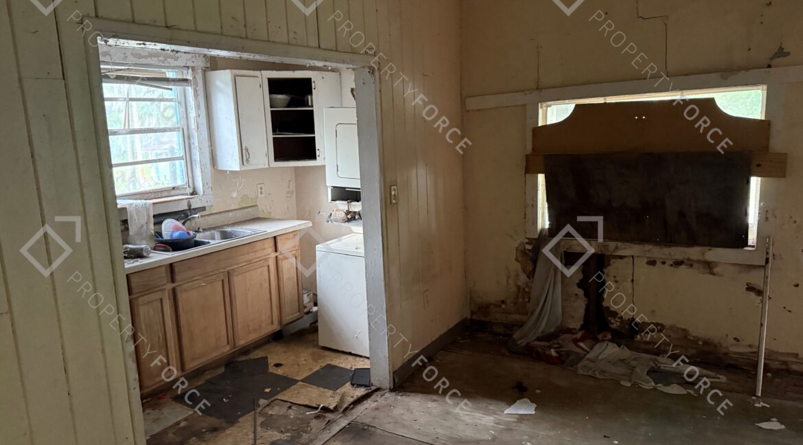 1005 SW 2nd St Ocala, FL 34471 (57)