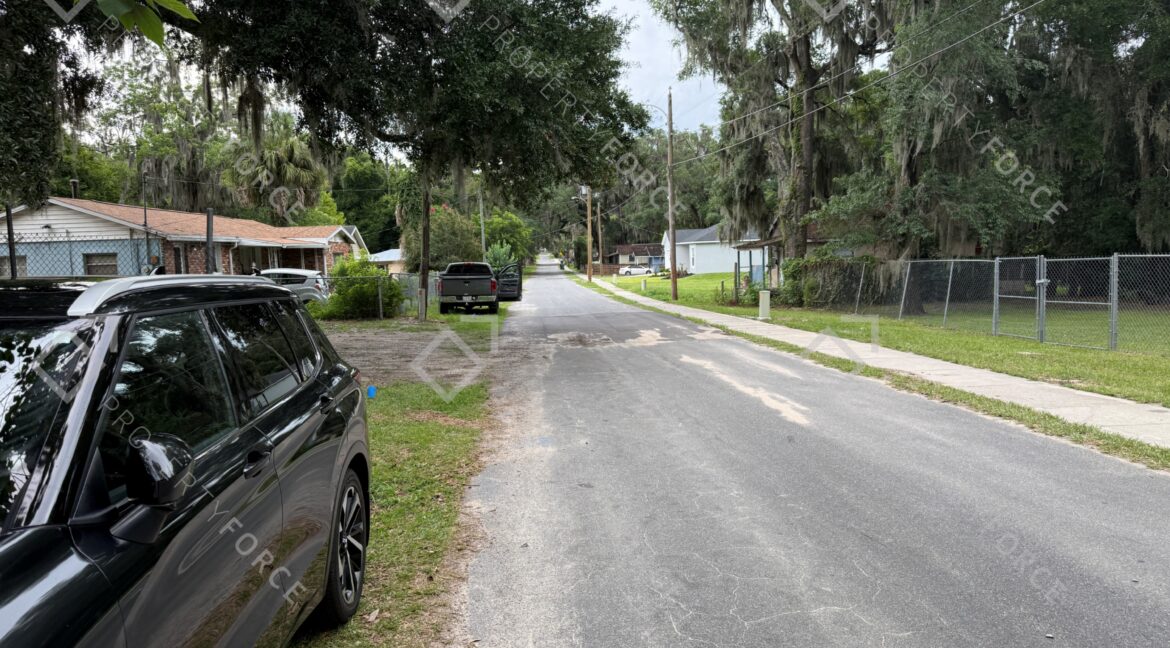 1005 SW 2nd St Ocala, FL 34471 (58)