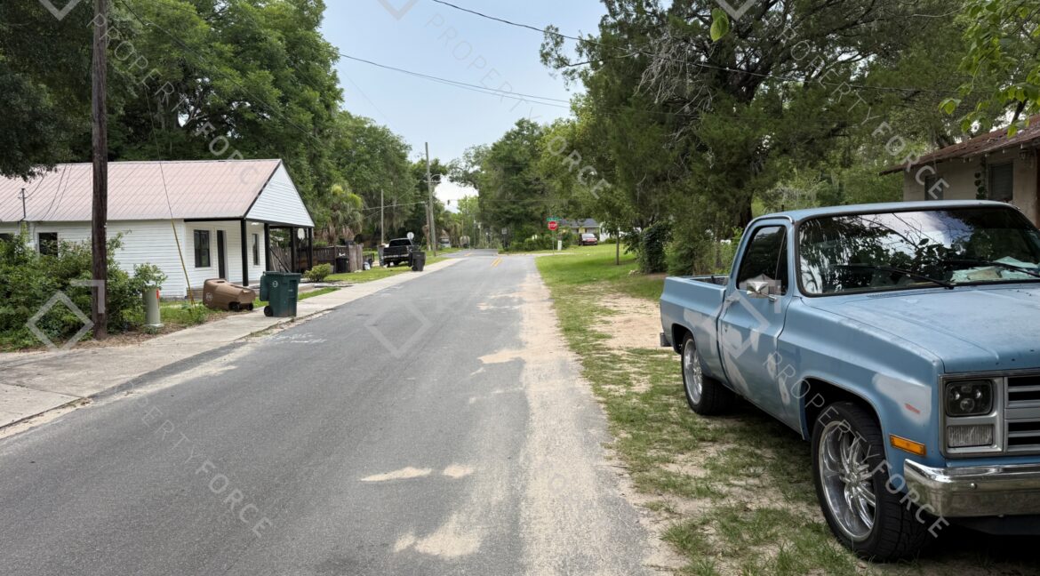 1005 SW 2nd St Ocala, FL 34471 (59)