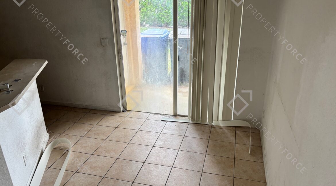 102 S Santa Catalina Cir North Lauderdale, FL 33068 (23)