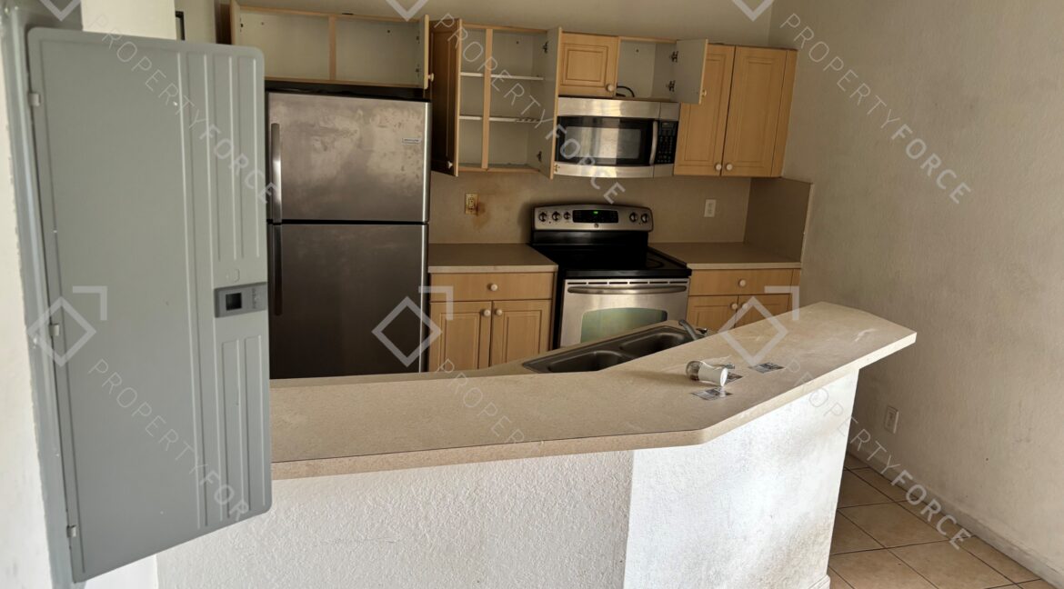 102 S Santa Catalina Cir North Lauderdale, FL 33068 (24)
