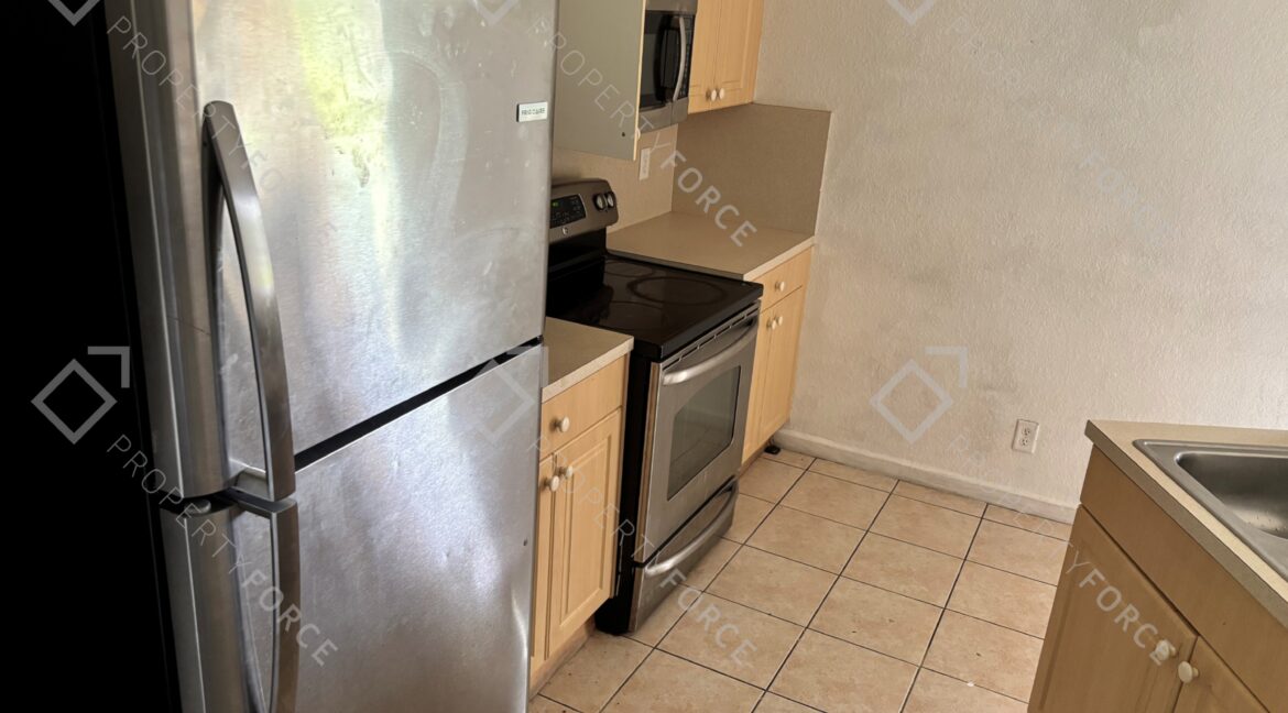 102 S Santa Catalina Cir North Lauderdale, FL 33068 (35)