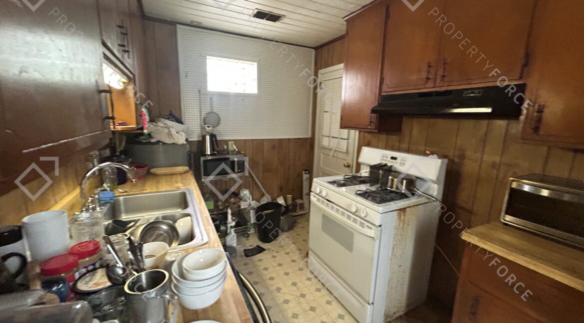 109 E 1st Ave, Havana, FL 32333 (76)