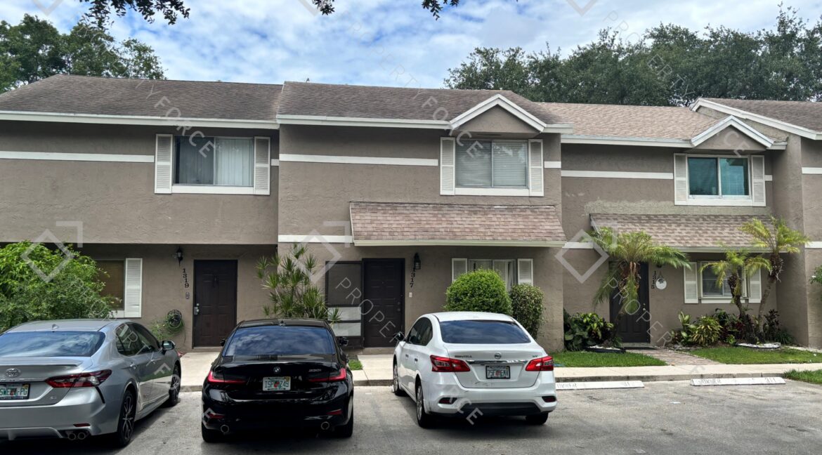 1317 Sussex Dr North Lauderdale, FL 33068 (1)