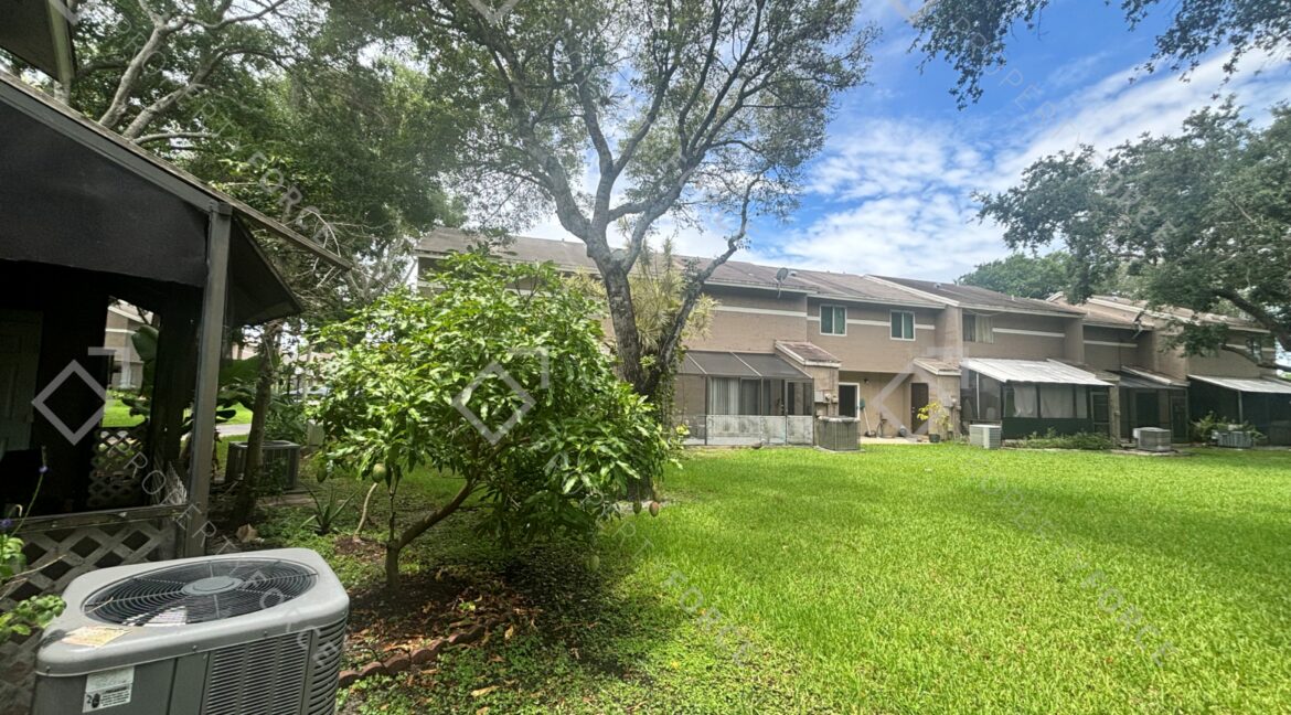 1317 Sussex Dr North Lauderdale, FL 33068 (66)