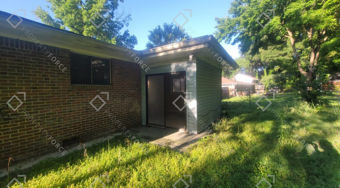 1664 Barrett Dr NW, Atlanta, GA 30318 (17)