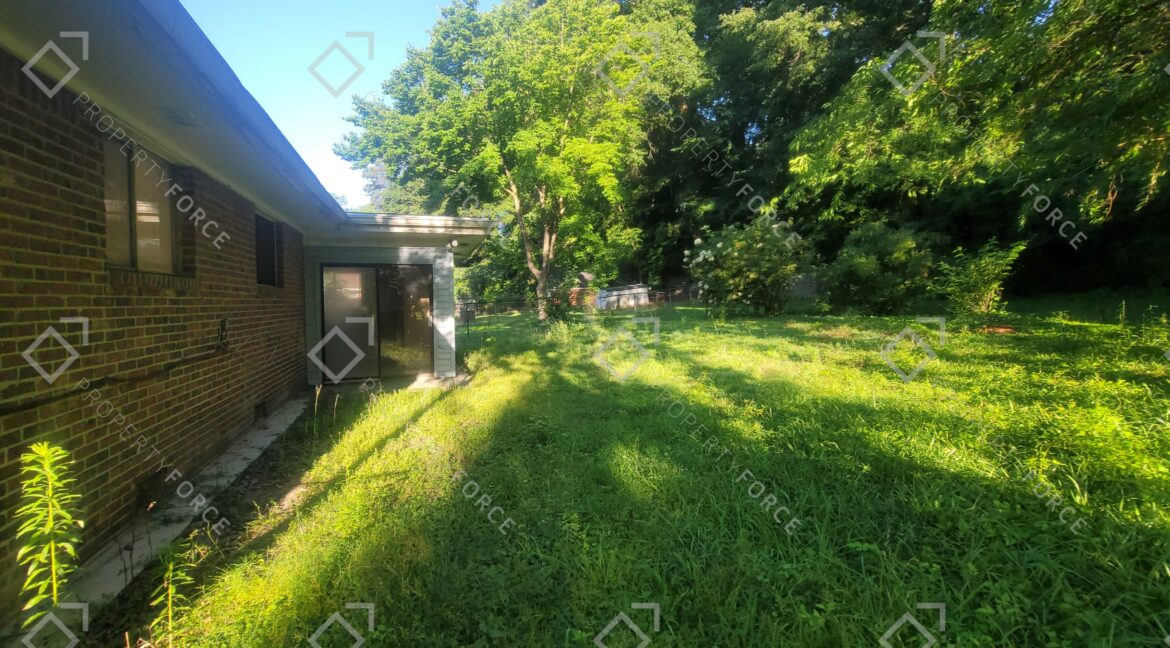1664 Barrett Dr NW, Atlanta, GA 30318 (22)