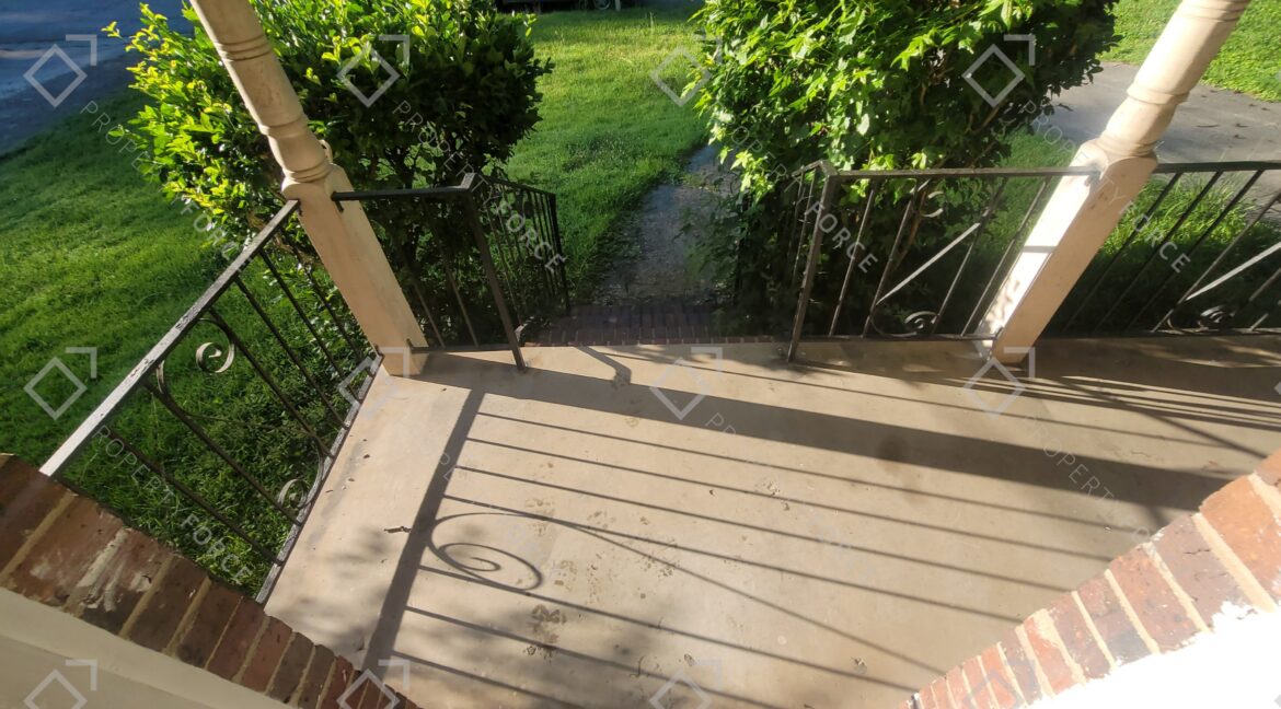 1664 Barrett Dr NW, Atlanta, GA 30318 (28)