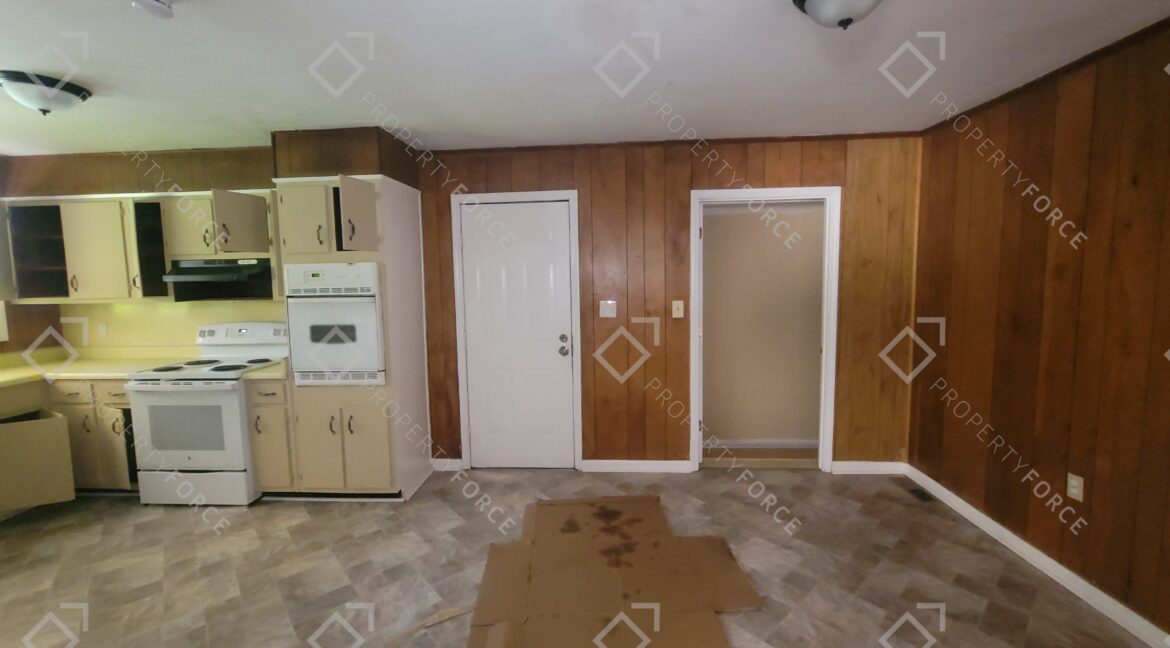 1664 Barrett Dr NW, Atlanta, GA 30318 (35)