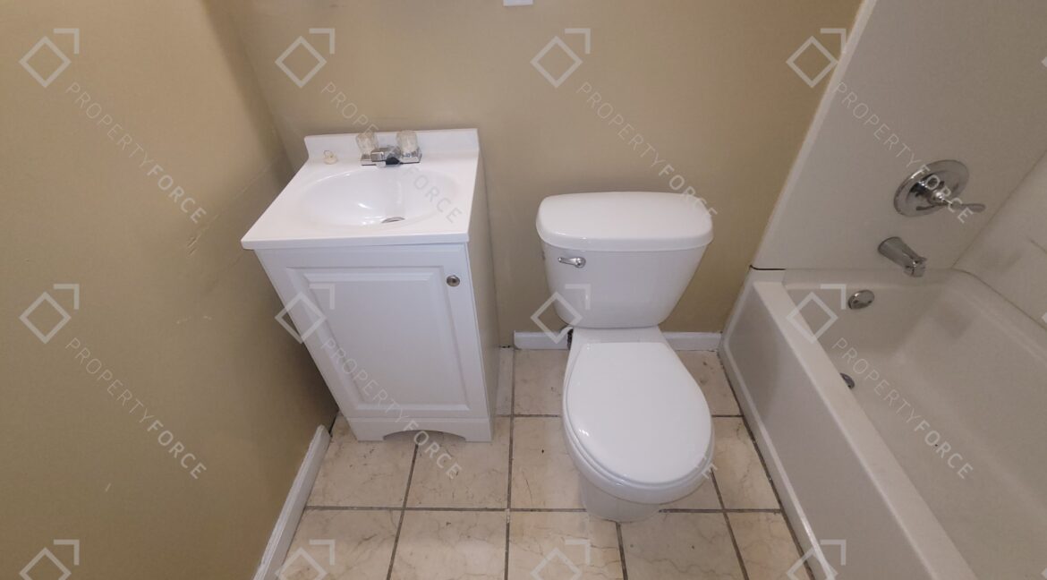 1664 Barrett Dr NW, Atlanta, GA 30318 (66)