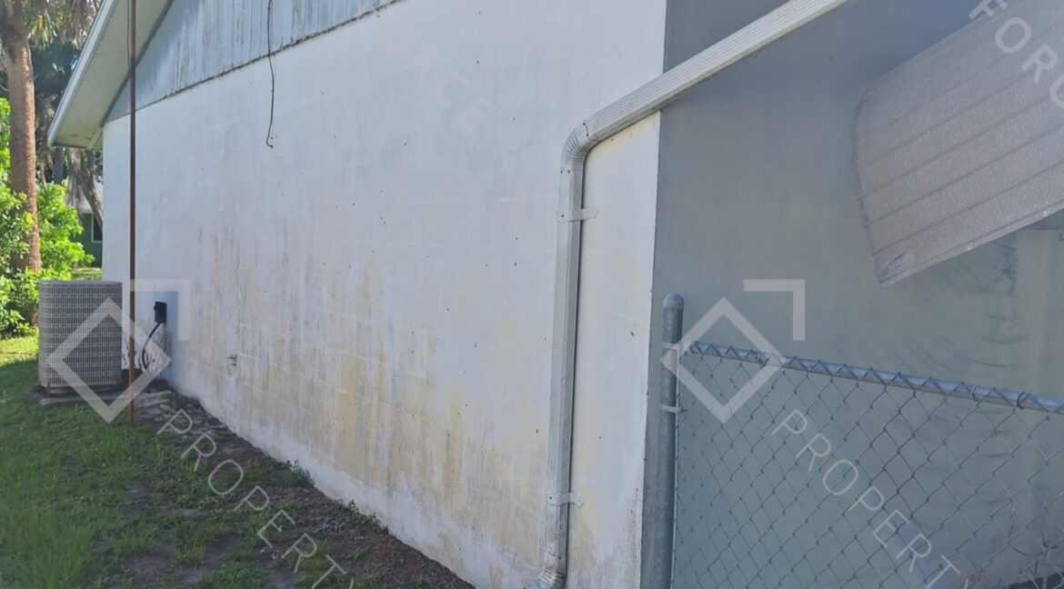 2052 Bradway St NE Palm Bay, FL 32905 (11)