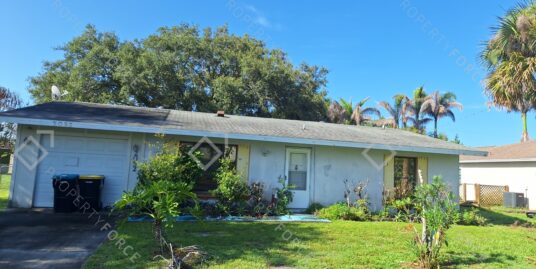 2052 Bradway St NE, Palm Bay, FL 32905
